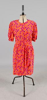 KOFTA, BLUS OCH KLÄNNING, Escada by Margaretha Ley.