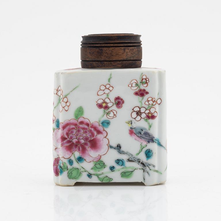 A famille rose tea caddy, Qing dynasty, Qianlong (1736-95).