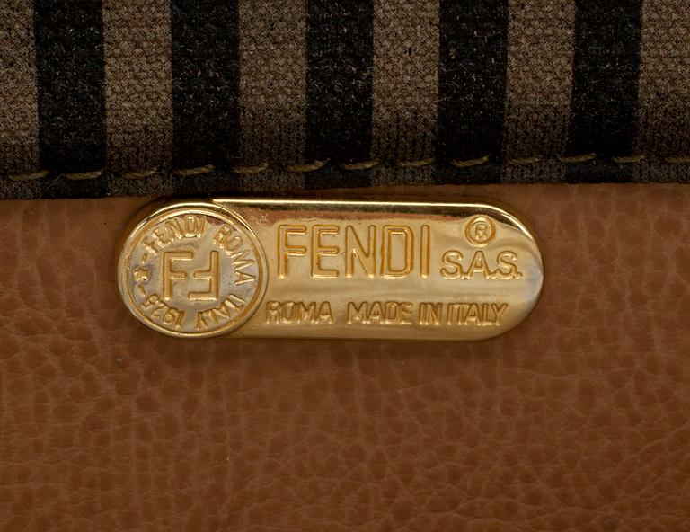 PORTFÖLJ, Fendi.