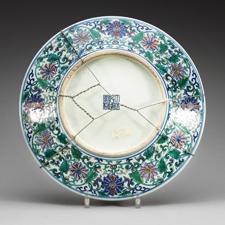 A large Doucai charger, presumably late Qing dynasty, with Qianlong seal mark.