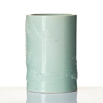 A pale green glazed brush pot, Qing dynasty, 19th Century.