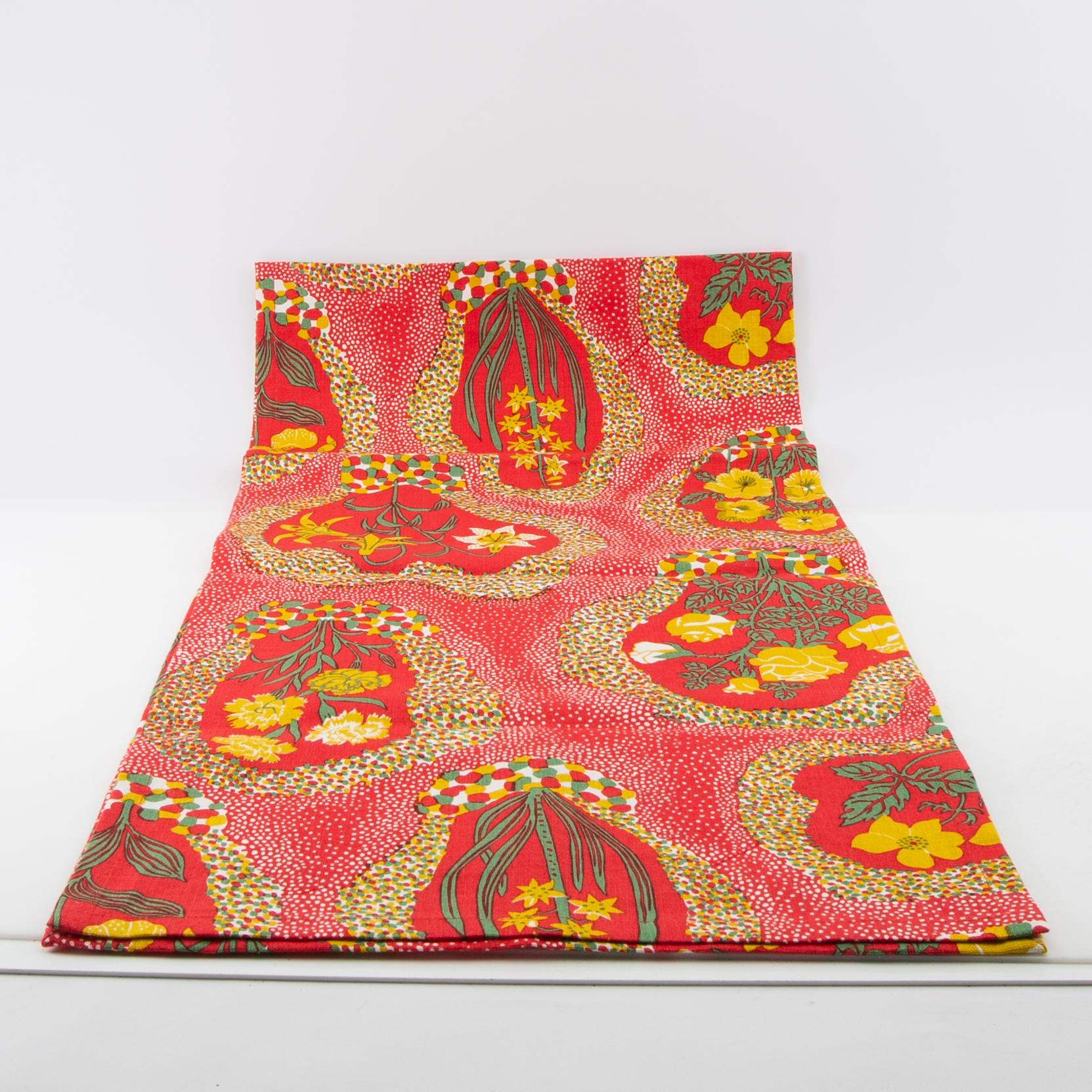 Firma Svenskt Tenn, Svenskt Tenn, waist apron, runner and 4 pcs of coasters, "Catleya Lin" and "Lin Korall".