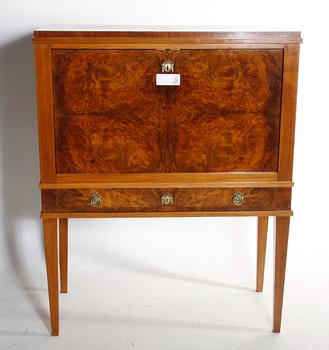 SEKRETÄR. Sengustaviansk stil 1800/1900-tal.