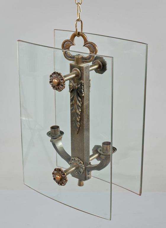 TAKLAMPA, 1920/1930-tal.  Höjd ca 37 cm.