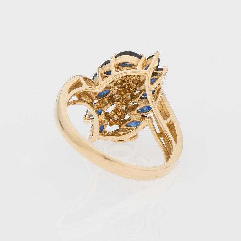 RING, briljantslipade diamanter, safirer, 14K guld.