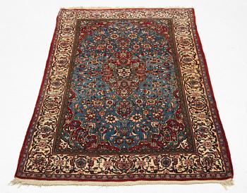 A semi-antique Sarouk rug, 207 x 134 cm.