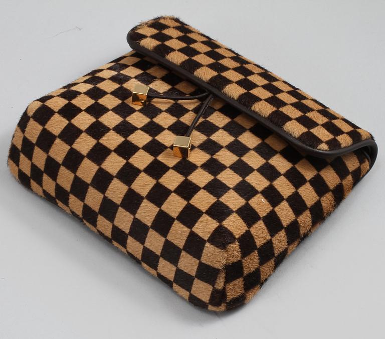 VÄSKA, "Damier Sauvage Gazelle Pochette", Louis Vuitton.