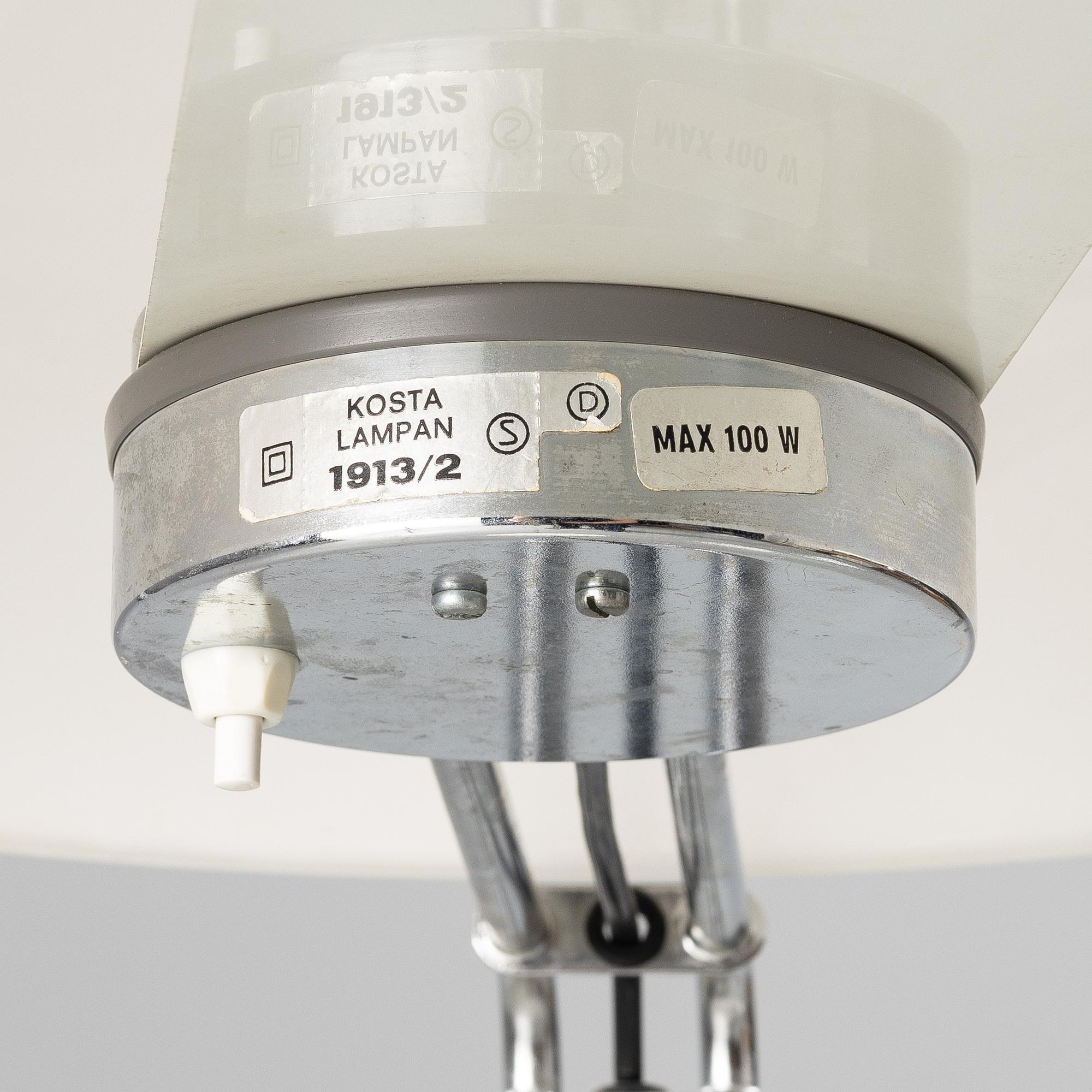 Per Sundstedt, golvlampor, ett par,  samt bordslampa, "Mars", Kosta Lampan, resp Ateljé Lyktan, sent 1900-tal.