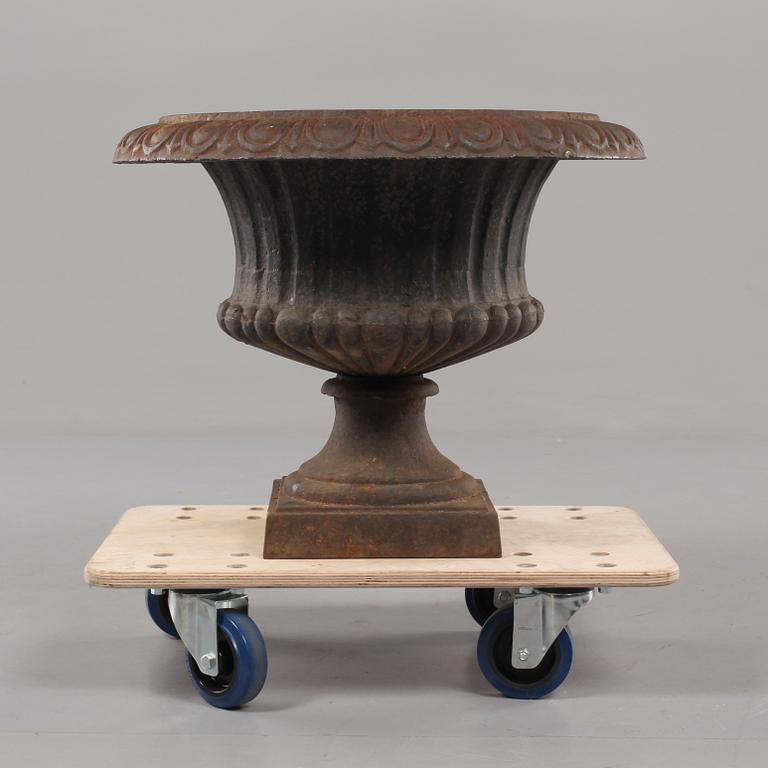 TRÄDGÅRDSURNA, 1900-talets andra hälft.