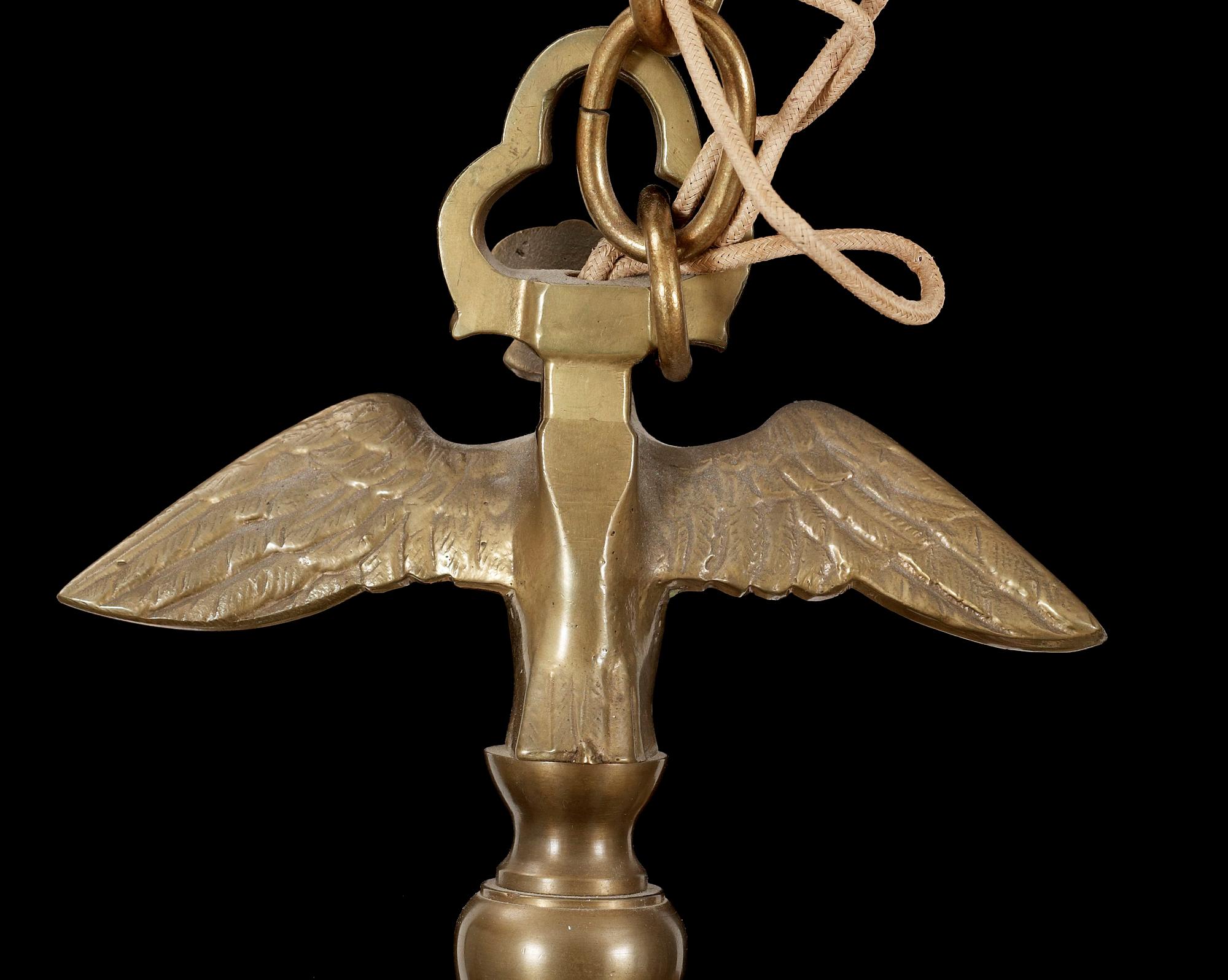 TAKKRONA, mässing, barockstil, 1900-tal. H 60 exkl kedja.