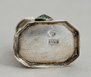 DOSA, silver, sannolikt Alexander Magnus Lundström, Visby 1803-1851. Vikt ca 23 g.