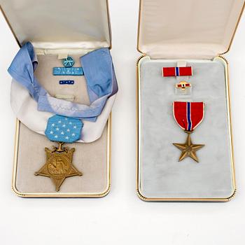 MEDALJER, 5 st, bla Medal of Honor och Purple Hart, USA.