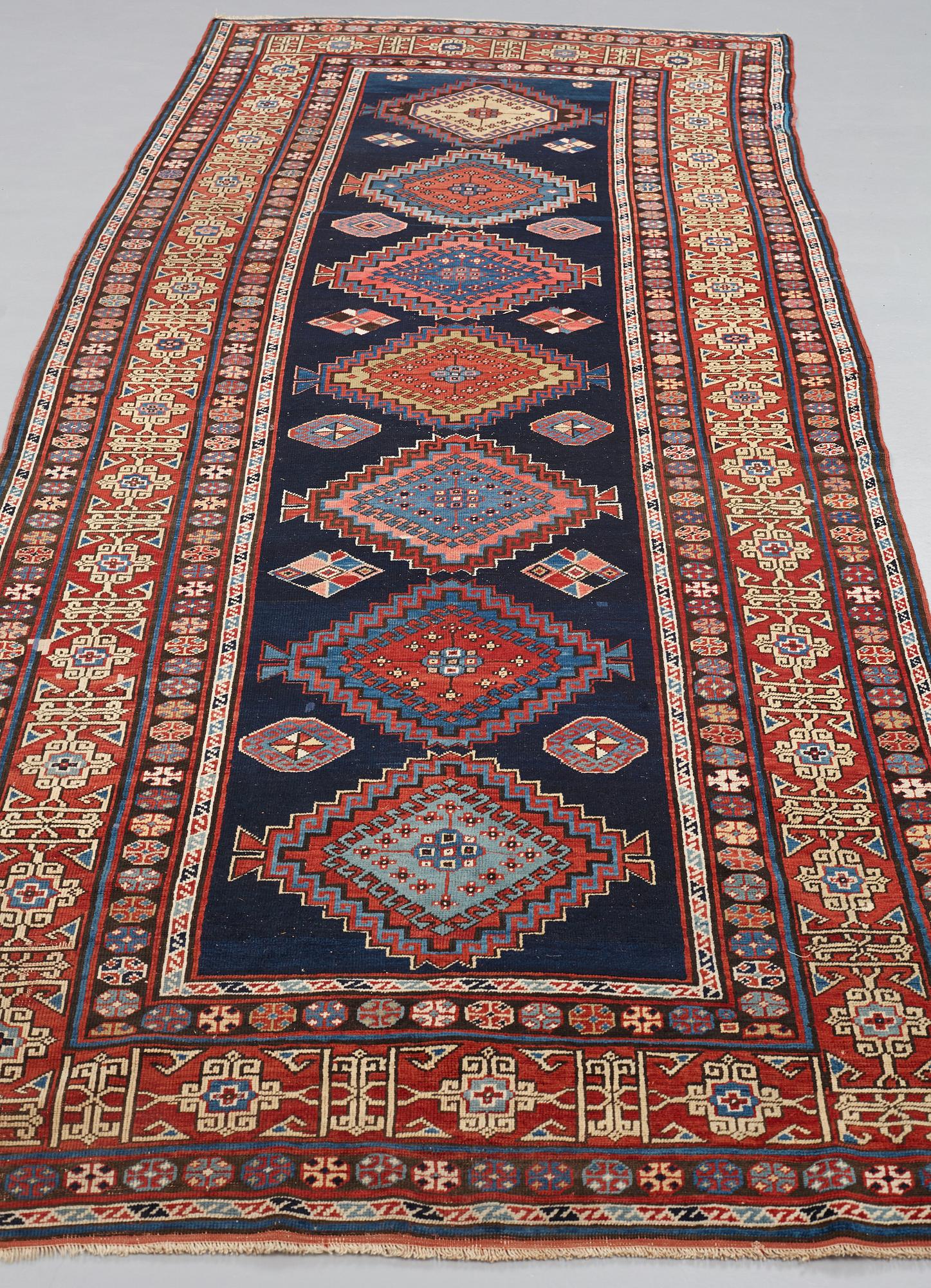 MATTO, an antique/semi-antique Caucasian, probably a Kuba, ca 362,5 x 134-140 cm.