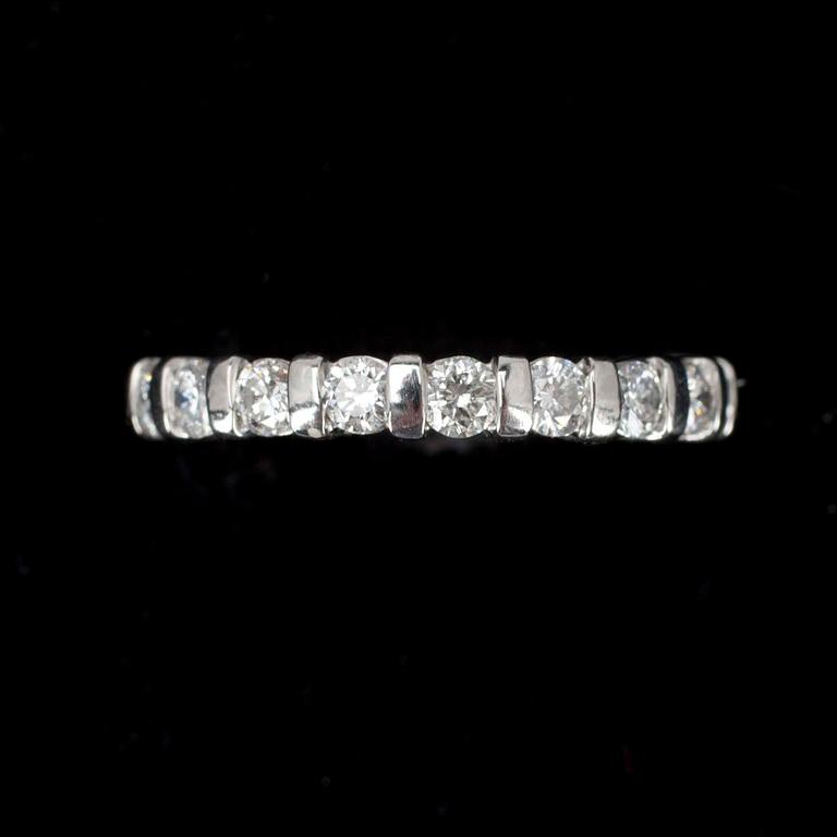ALLIANSRING, Palladium, 19 st briljantslipade diamanter ca 1,66 ct totalt. Vikt ca 4,0 g.