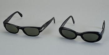 SOLGLASÖGON, 4 st, Giorgio Armani, Emporio Armani och Perso, omkring sekelskiftet 1900-talets slut.