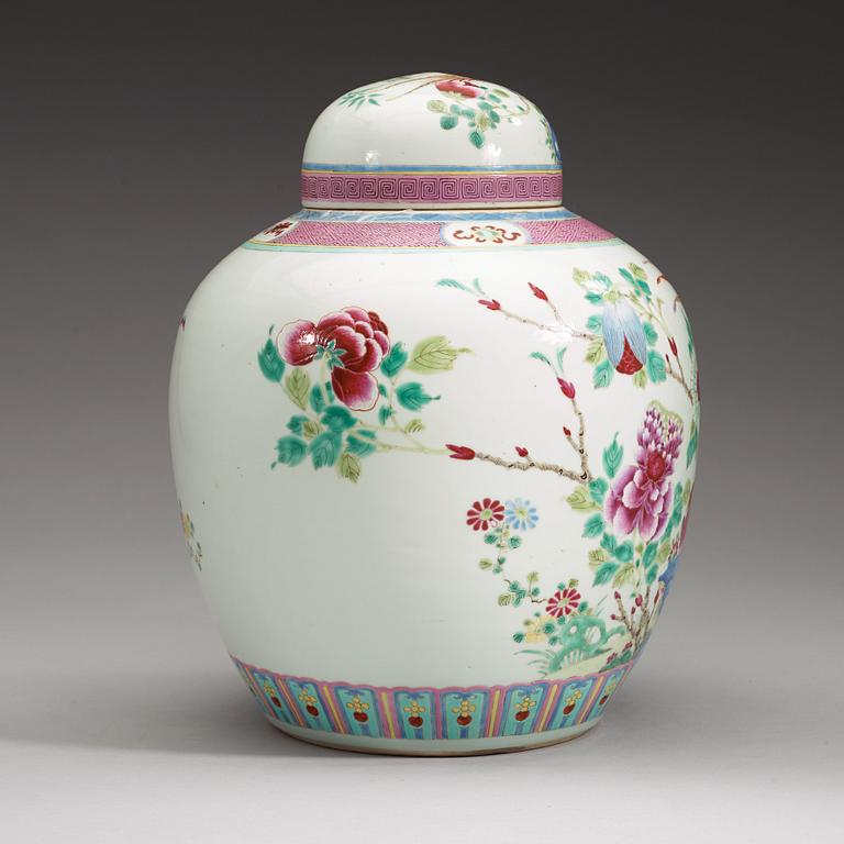 BOJAN med LOCK, porslin. Qingdynastin, 1800-tal.