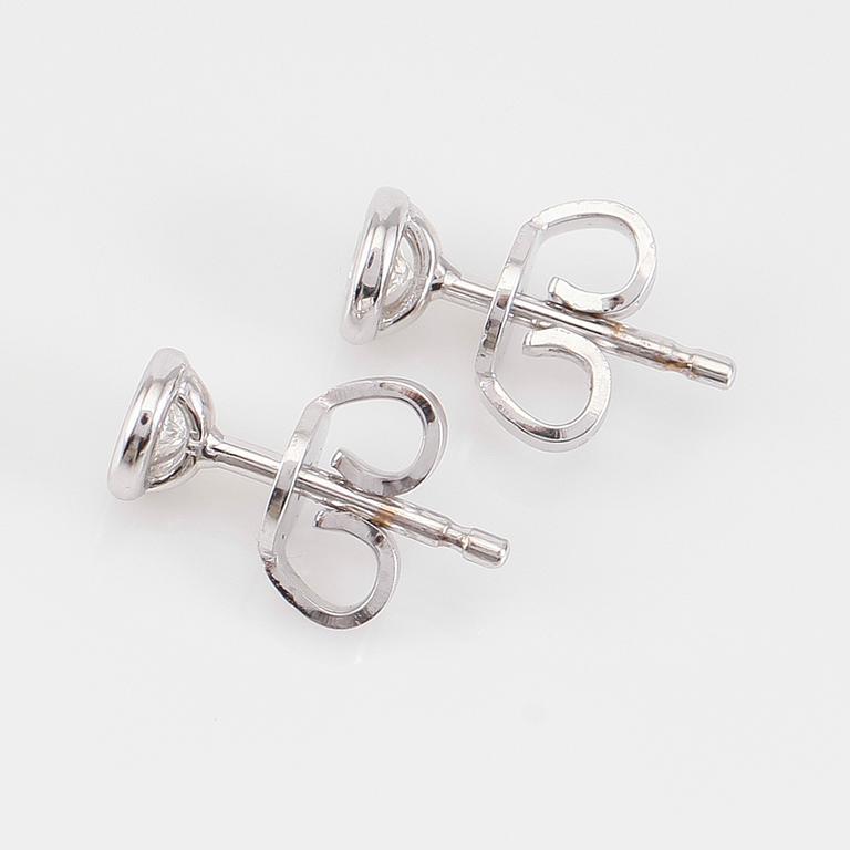 ÖRHÄNGEN, 1 par, 18K vitguld och diamanter tot ca 0.21 ct.