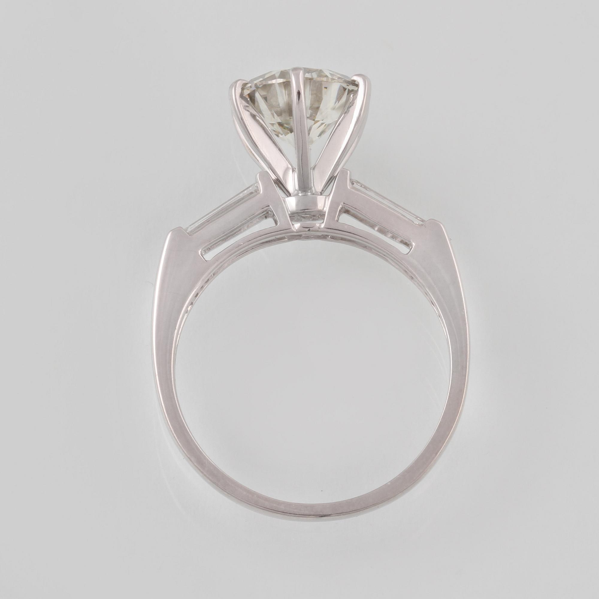 RING, 18K vitguld med briljantslipad diamant ca 2.10 ct. Vikt 3,7 gram.