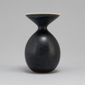 CARL-HARRY STÅLHANE, a unique stoneware vase, Rörstrand 1954.