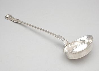 PARTI SERVISDELAR, 3 + 1 delar, silver, bl a CG Hallbergs Guldsmeds AB, Stockholm, 1912. Totalvikt ca 1309 g.