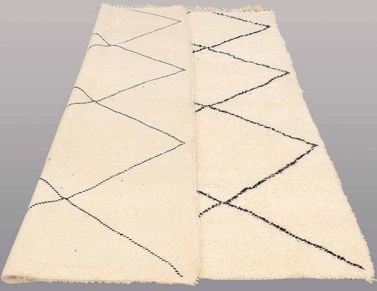 MATTA, Marocko, ca 290 x 218 cm.