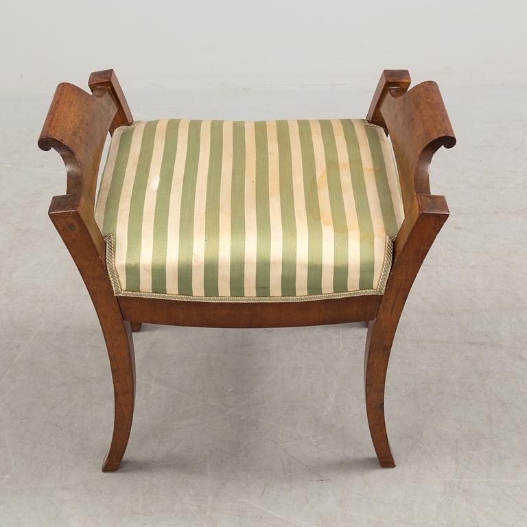 MÖBELGRUPP, 7 delar, Karl Johan, 1800-talets första hälft.