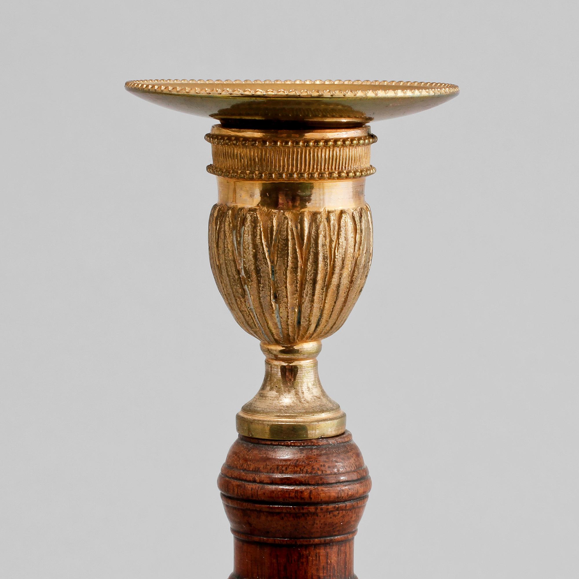 LJUSSTAKAR, ett par, sengustavianska, tidigt 1800-tal.