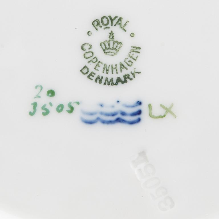 Dish "Flora Danica" Royal Copenhagen porcelain 1937 model no 3505.