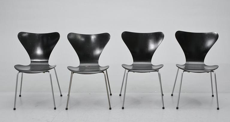 STOLAR, 3 + 1 st, "Sjuan", Arne Jacobsen, Fritz Hansen, Danmark, 1960-tal.