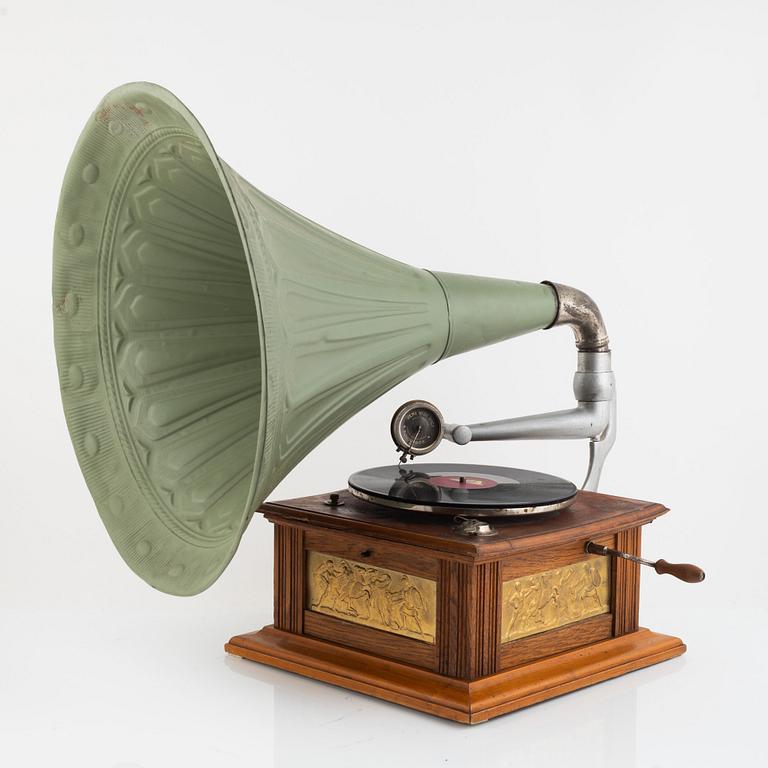 A gramophone, early 20th century.
