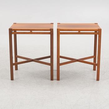 A pair of sidetables, model no 3323, second part of the 20th century.