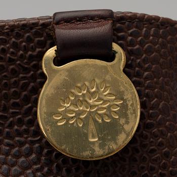 A SCOTCHGRAIN TOTE BAG.