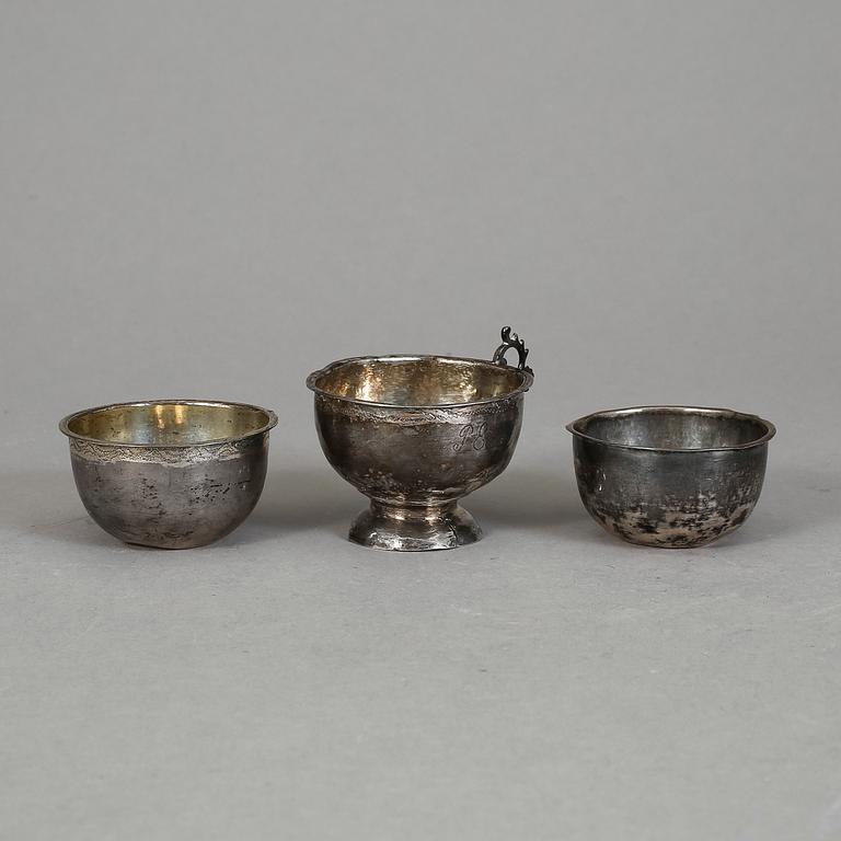 TUMLARE, 3 st, bland annat Erik Ernander, Uppsala, mestadels 1800-talets början. Vikt ca 58 g.