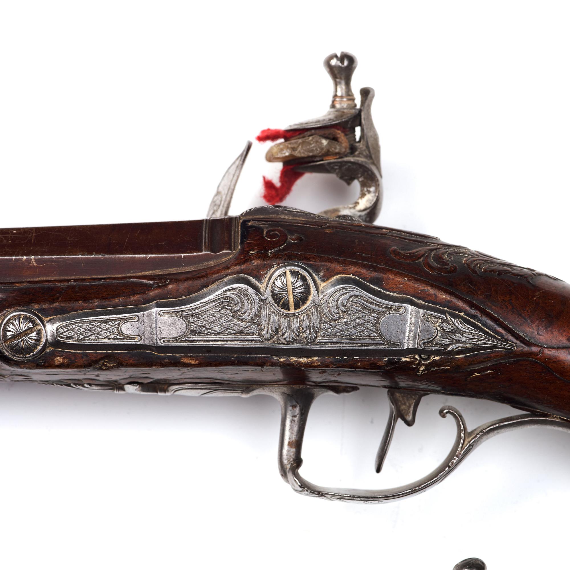 FLINTLÅSPISTOLER, ett par, av Petter Rundberg (1718-80), mästare 1752.