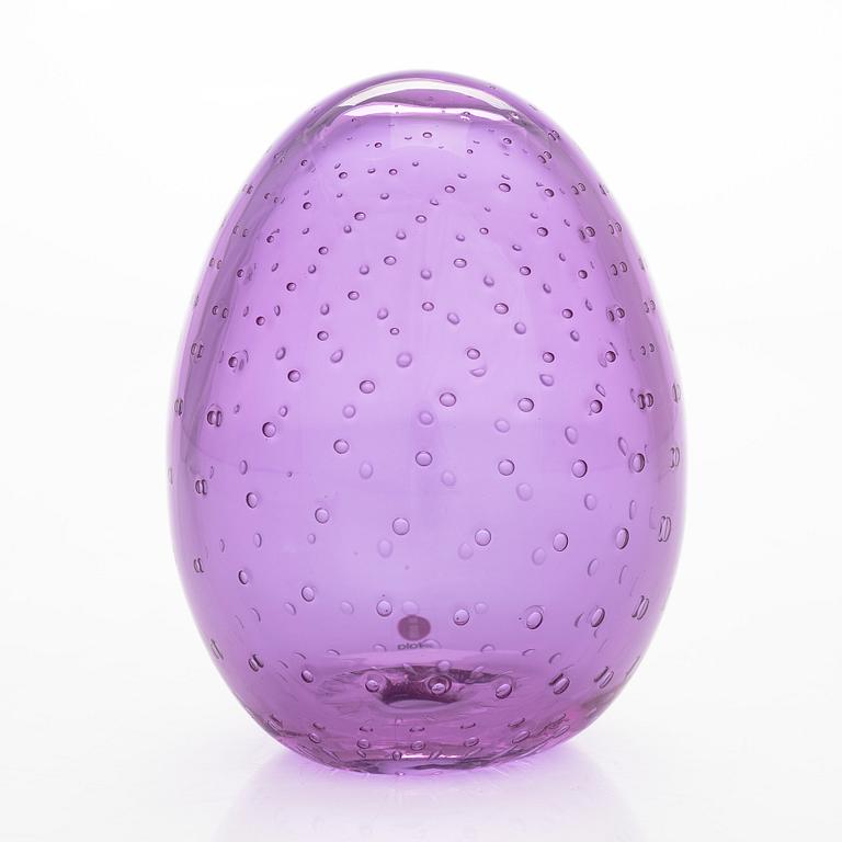 Oiva Toikka, A annual egg 2021 "Summer Finch's Egg", signed O. Toikka Iittala 2021, numbered 322/750.