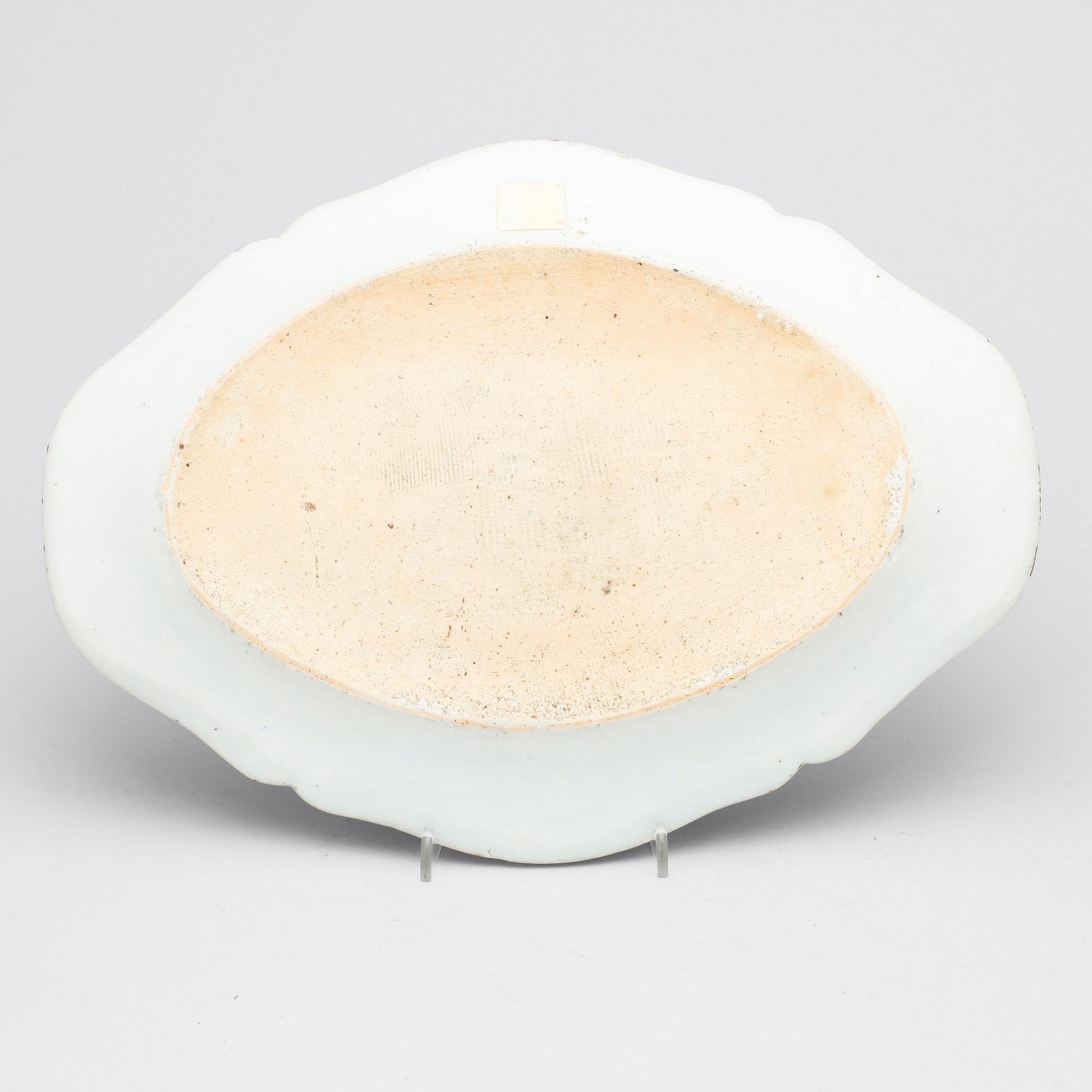 STEKFAT, porslin, Kina, Qianlong 1736-1795.