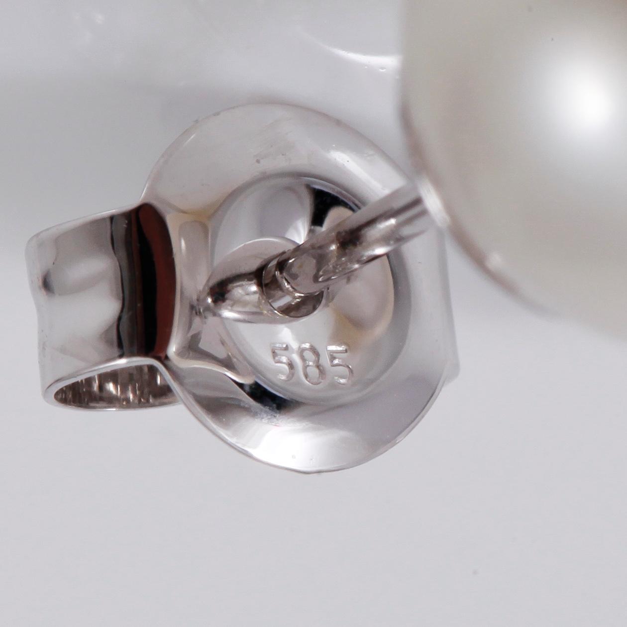 ÖRHÄNGEN, 1 par, vittonade odlade pärlor.