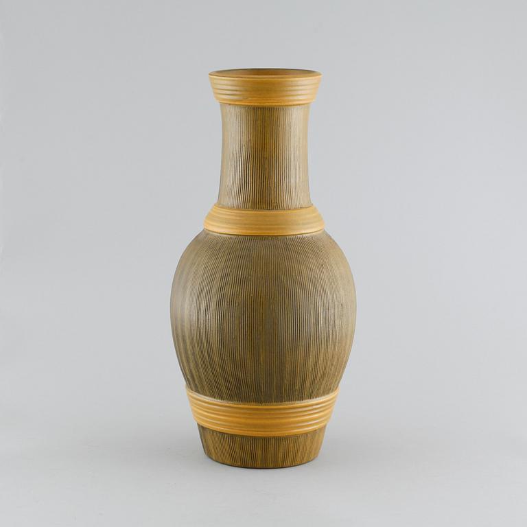 IRMA YOURSTONE, vas, keramik, Upsala-Ekeby, 1900-talets andra hälft.