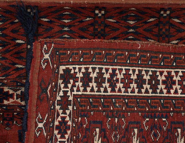 SEMI-ANTIQUE TEKKE/YOMOUD CHUVAL. 68 x 124,5 (as well as 68 cm at the back).