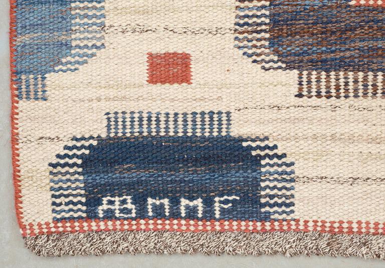 CARPET. "Blåplump". Flat weave. 285 x 253 cm. Signed AB MMF.