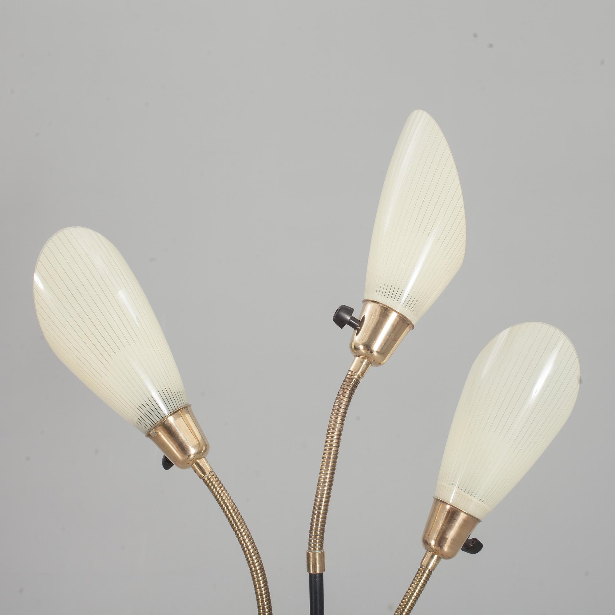 GOLVLAMPA, märkt AJH 1950-tal.