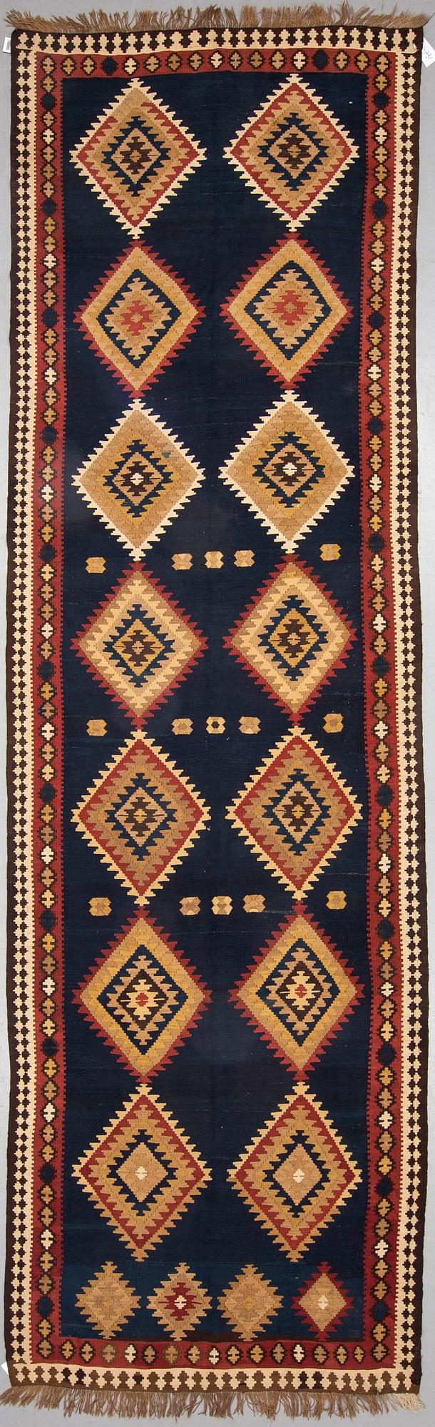 A RUNNER, kilim, ca 345 x 133 cm.