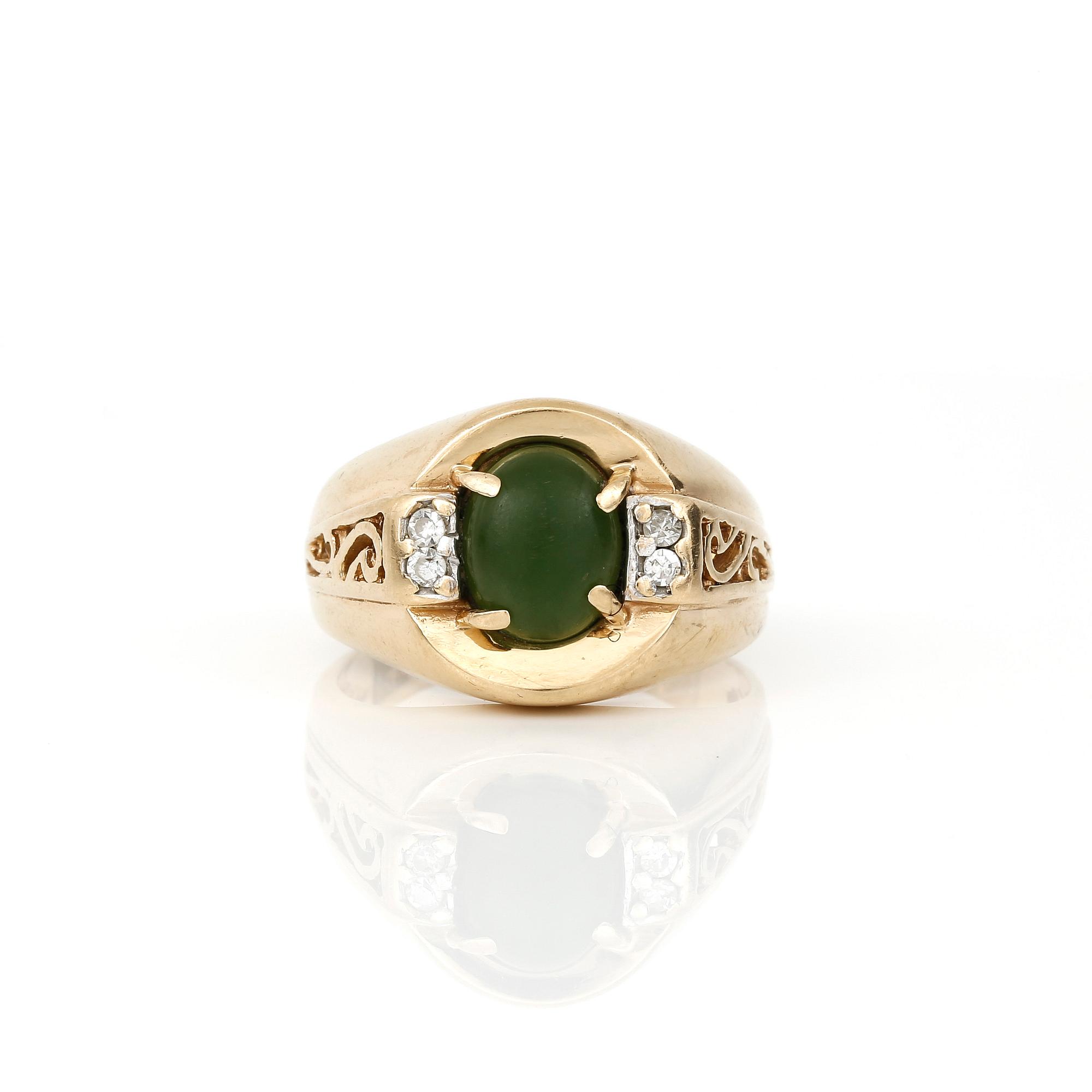 RING, 14k guld med grön sten o diamanter. Vikt ca9g.