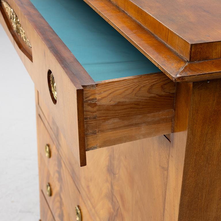 Chiffonier, empire, utförd av Daniel Sehfbom (mästare i Stockholm 1800-1837).