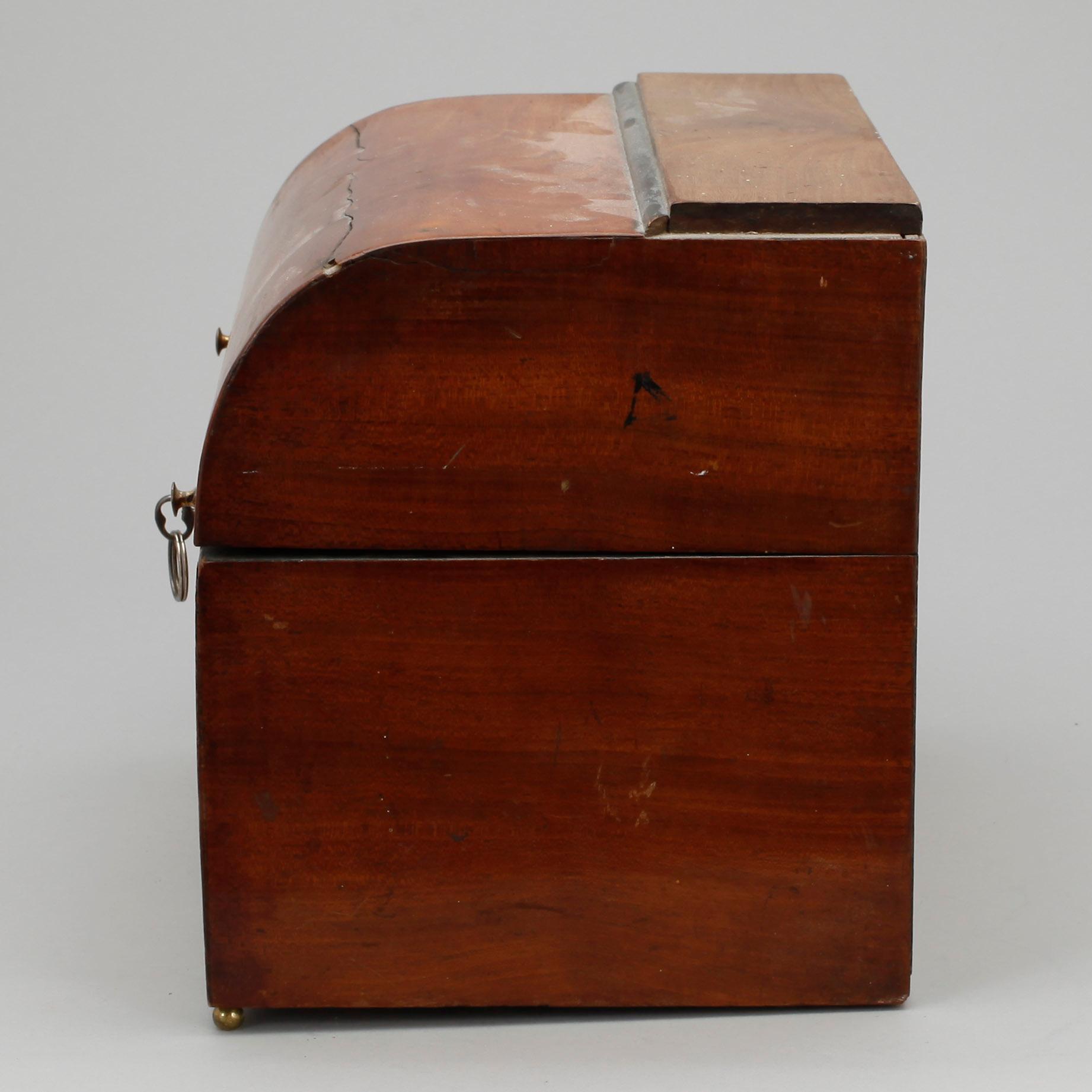 SCHATULL MED GLAS, Karl Johan, 1800-talets första hälft.