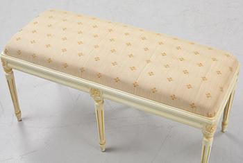 Sovrumsmöblemang, 4 delar, gustaviansk stil, sent 1900-tal.