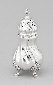 SOCKERRUSKA, silver, rokokostil.  Importstämplar. 1900-tal. 142g.