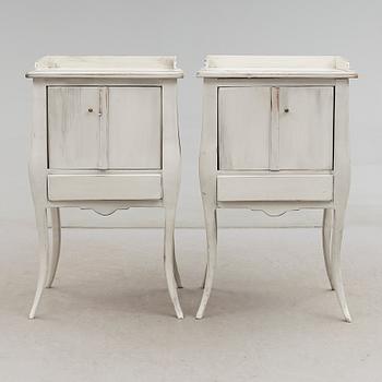 SÄNGBORD, 1 par, omkring år 1900.