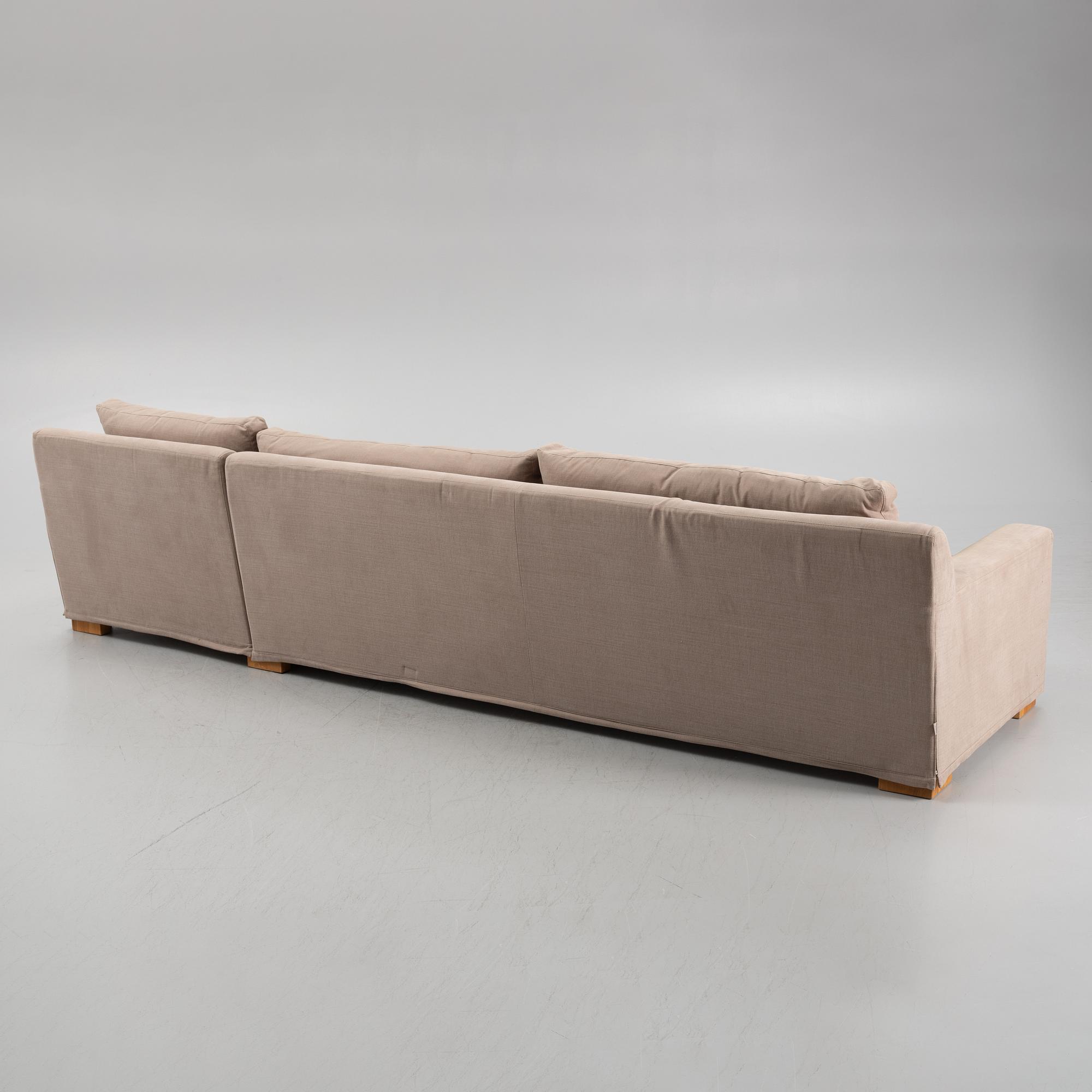 Sofa with chaise longue, "Morris", Fogia.