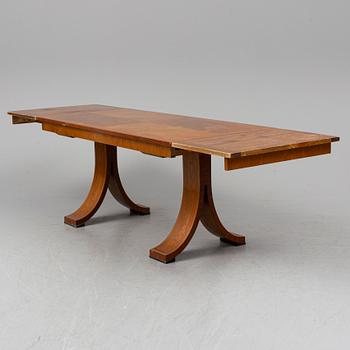 A Swedish Grace dining table, Carl Johansons Möbleringsaffär, 1920-30's.